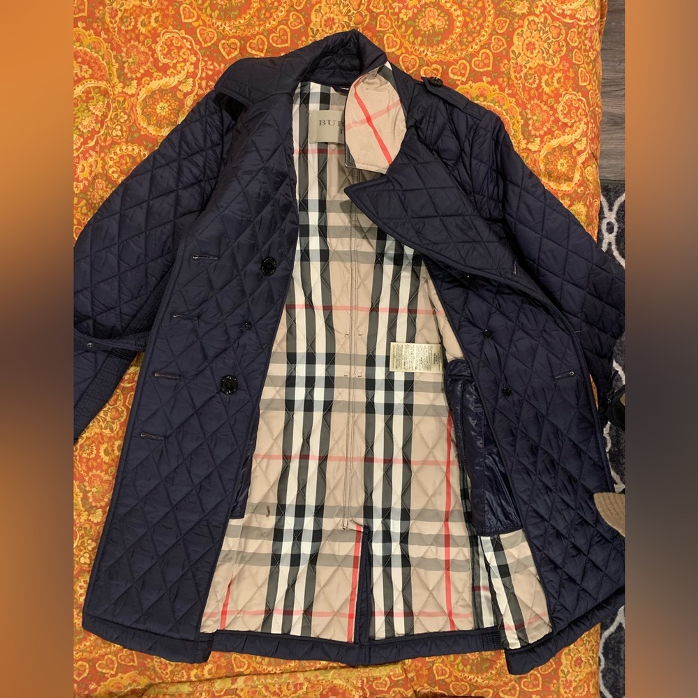 Burberry - Picture 2 of 4